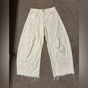 Gap Horseshoe Frayed Hem Jeans